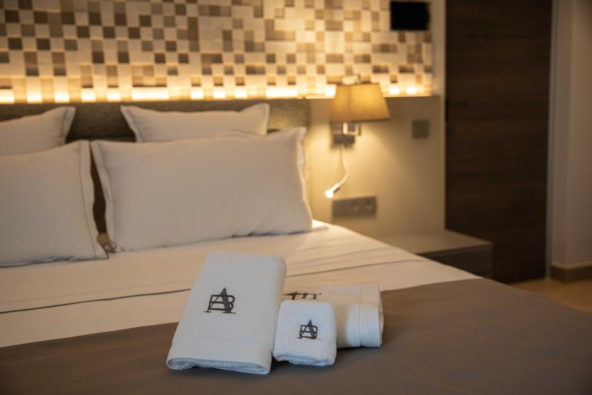 Ab Boutique Hotel - Adults Only Sant Vicenc de Montalt Bagian luar foto